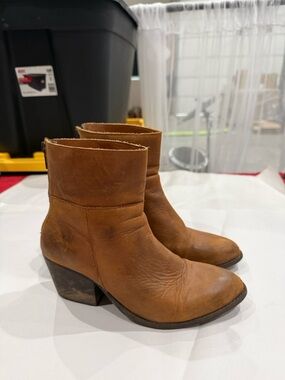 Steve Madden Cognac Leather Ankle Booties with Block Heel